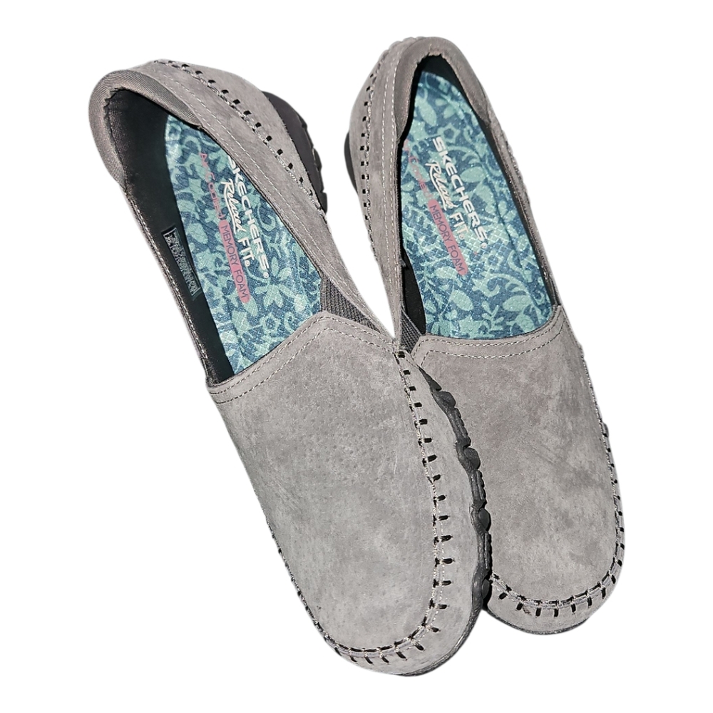 Skechers Slip ons Suede Leather Memory Foam Relaxed Fit Womens Size 8.5 NWT - Picture 3 of 7